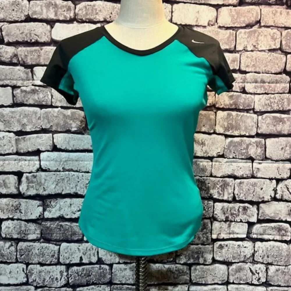 Nike Dri-Fit Running Top Size Small